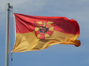 Die Flagge der Gemeinde Schellerten kann zum privaten Gebrauch erworben werden (Foto: Lindinger)