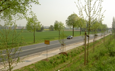Die Ortsdurchfahrt der Bundesstraße 1 in der Ortschaft Schellerten soll ab 04.07.2011 saniert werden (Foto: Lindinger)