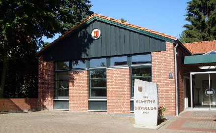 Dorfgemeinschaftshaus und Feuerwehrunterrichtsraum Dingelbe - Südseite (Foto: Gemeinde Schellerten)