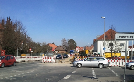 Die Südseite der B1 von der Straße Strickerburg bis zur Einmündung der Farmser Straße wird demnächst fertiggestellt (Foto: Lindinger)