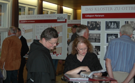 Ausstellungseröffnung im Franziskanerkloster Ottbergen Foto: Lindinger