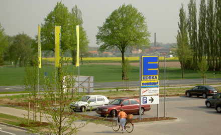 Zwischen Bundesstraße 1 und Bahntrasse sollen zwei weitere Einzelhändler die Nahversorgung der Schellerter Bevölkerung sicherstellen Foto (c) Lindinger/Gemeinde Schellerten